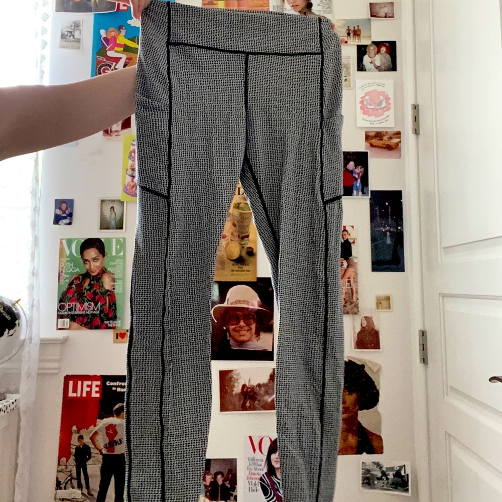 LULULEMON Houndstooth Leggings🤍🖤